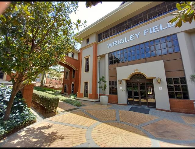 111M² OFFICE TO LET IN BRYANSTON